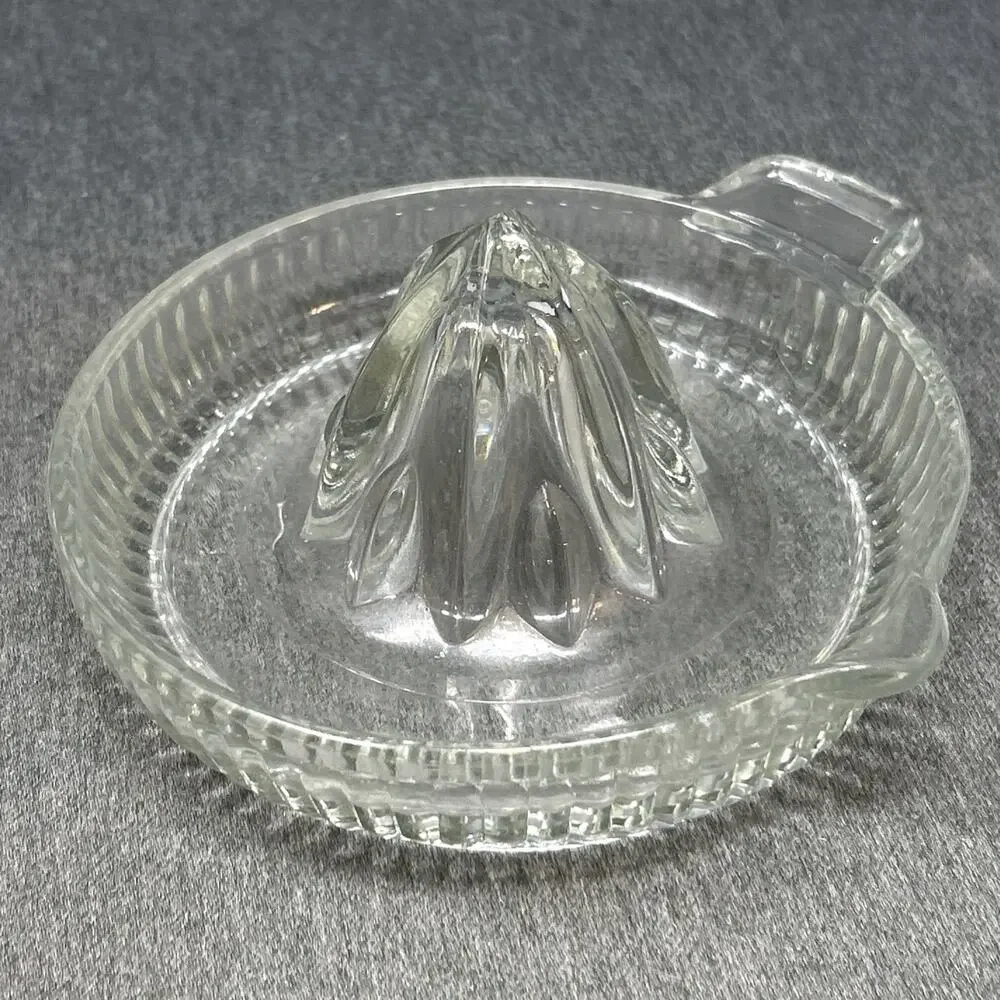 Vintage Glass Citrus Fruit Juicer Reamer Ribbed Squeezer Handle Pour Spout READ